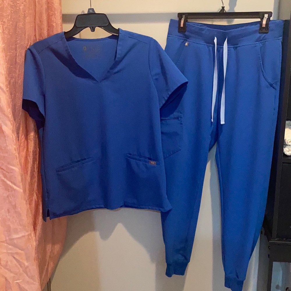 Figs Jogger Scrub Set